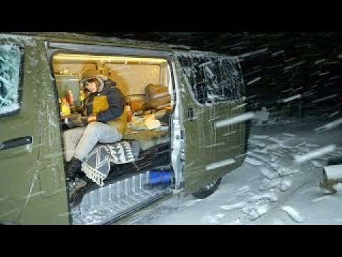 [CAR CAMPING］Heavy snow in winter mountains | stay in car| VanLife