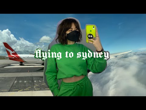 come fly with me ðŸ‡¬ðŸ‡§ðŸ›«ðŸ‡¦ðŸ‡º flying directly to sydney from london in qantas QF2 economy (during a panini)